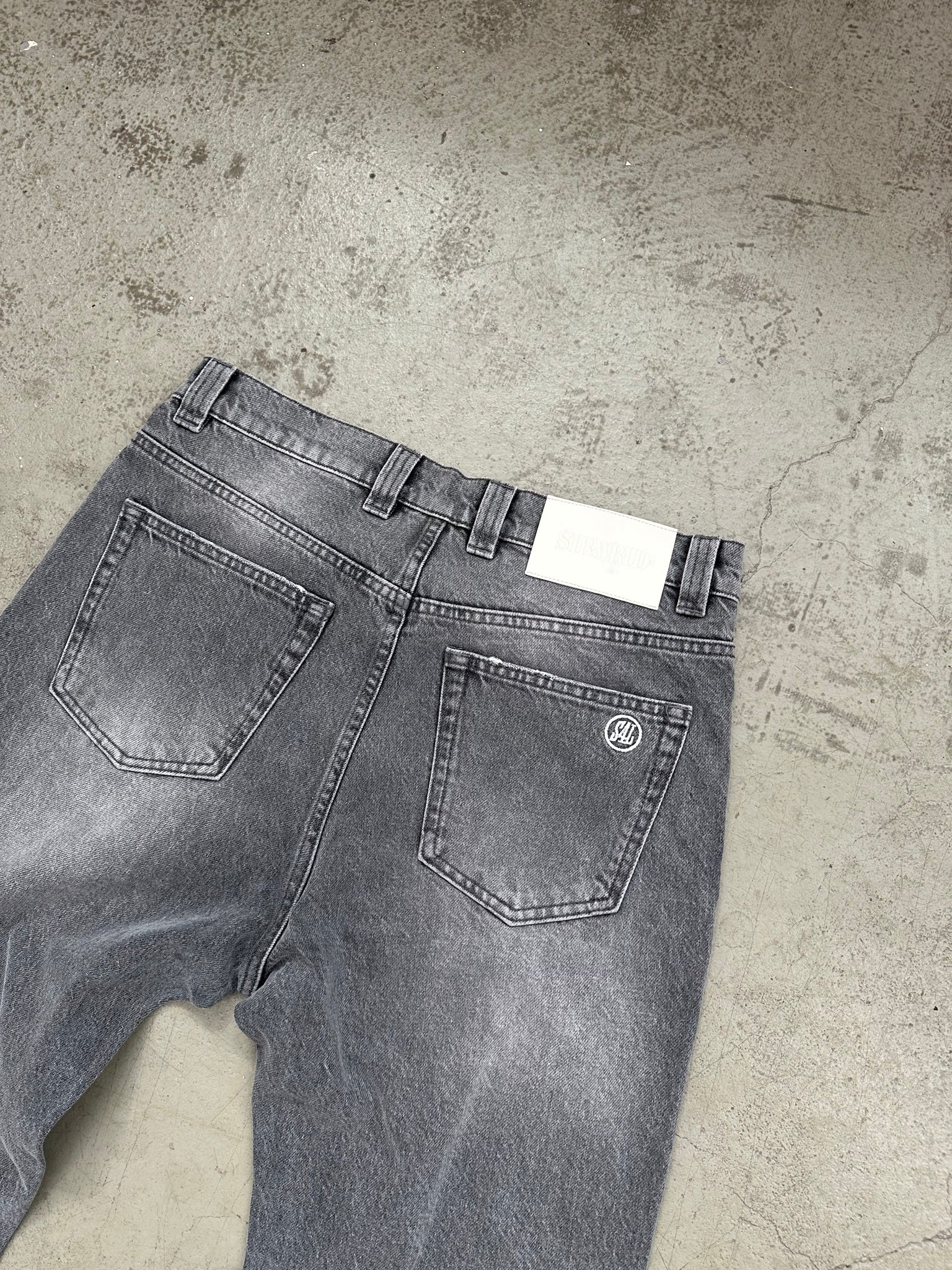 Grey Washed Denim – STR4WRLD